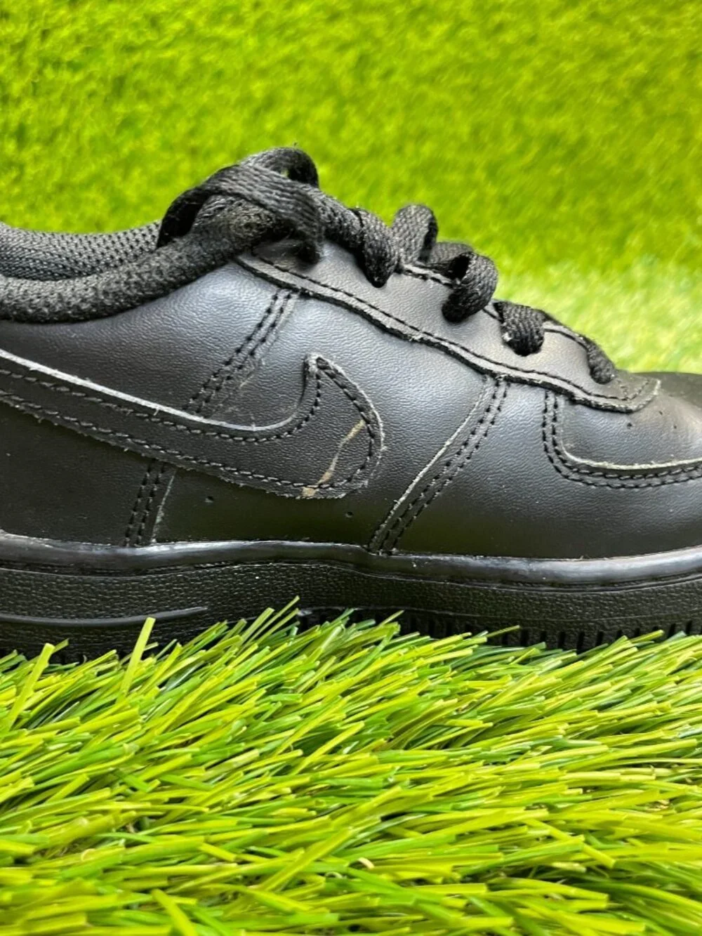 Nike Air Force 1 Low Boys Size 10C Black Athletic Walking Leather Shoes Sneakers